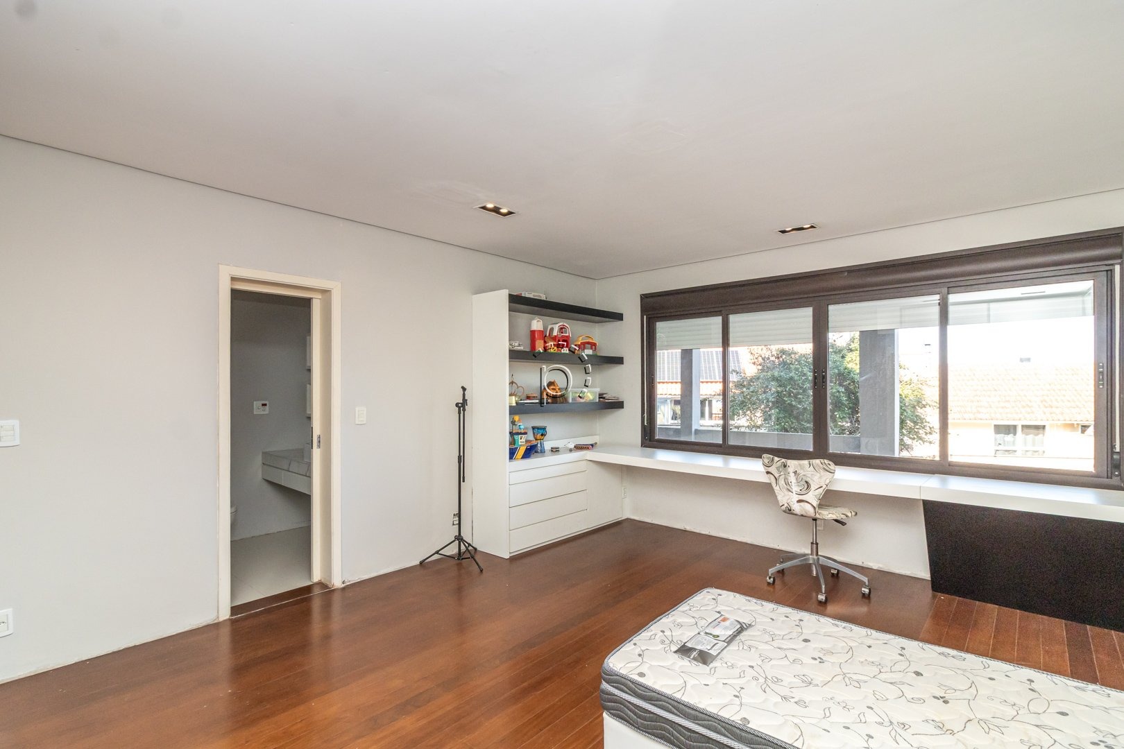 Casa à venda com 648m², 5 quartos, 5 suítes, 2 vagas no bairro Setimo Céu em Porto Alegre - Foto 22