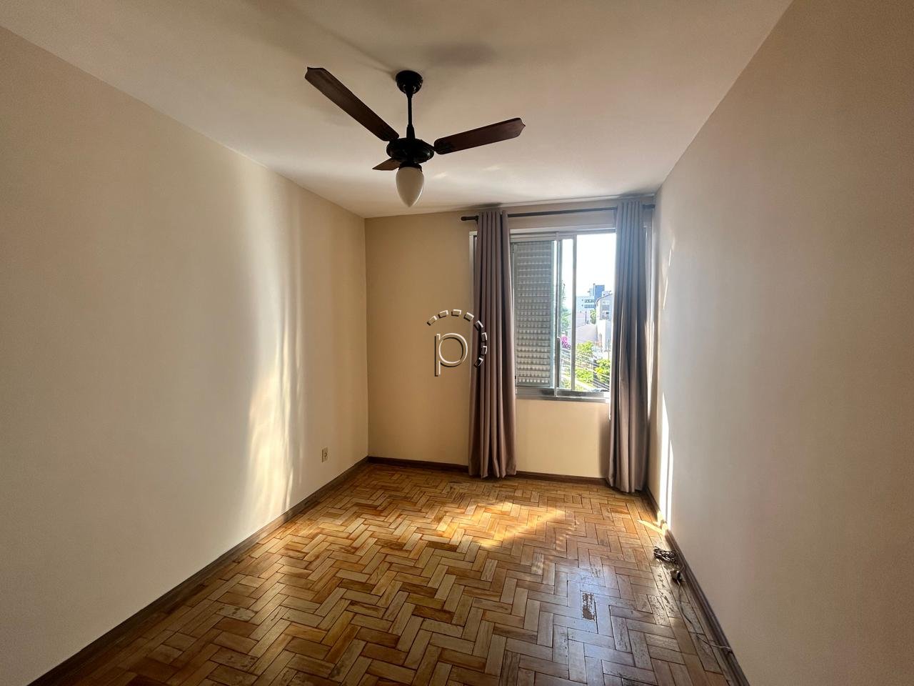 Apartamento à venda com 75m², 4 quartos, 1 vaga no bairro Petrópolis em Porto Alegre - Foto 2