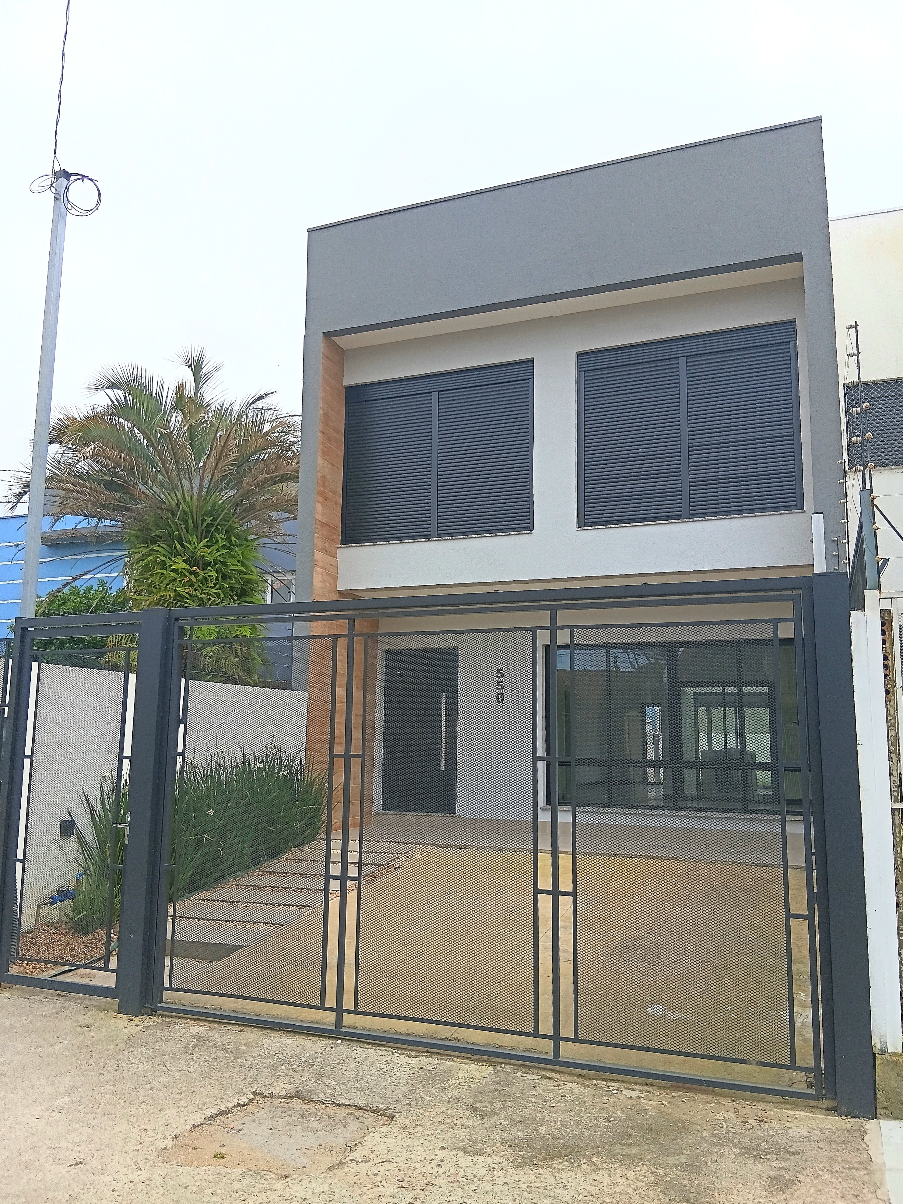 Casa para alugar com 165m², 3 quartos, 2 vagas no bairro Ipanema em Porto Alegre - Foto 2