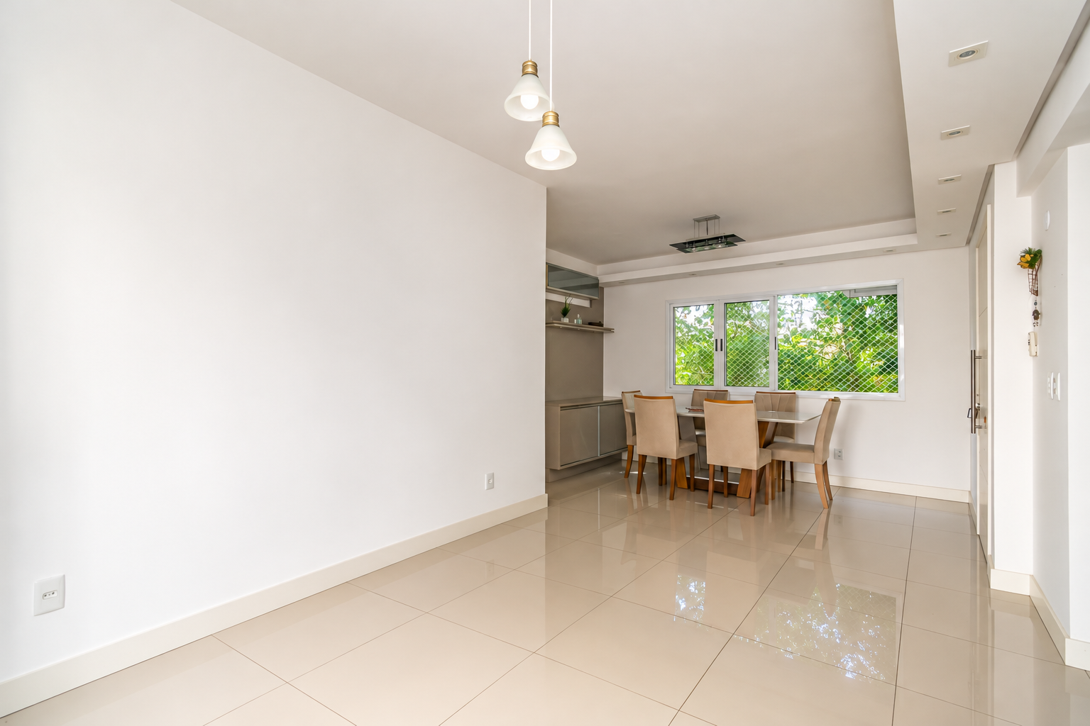 Apartamento à venda com 69m², 2 quartos, 1 vaga no bairro Tristeza em Porto Alegre - Foto 2
