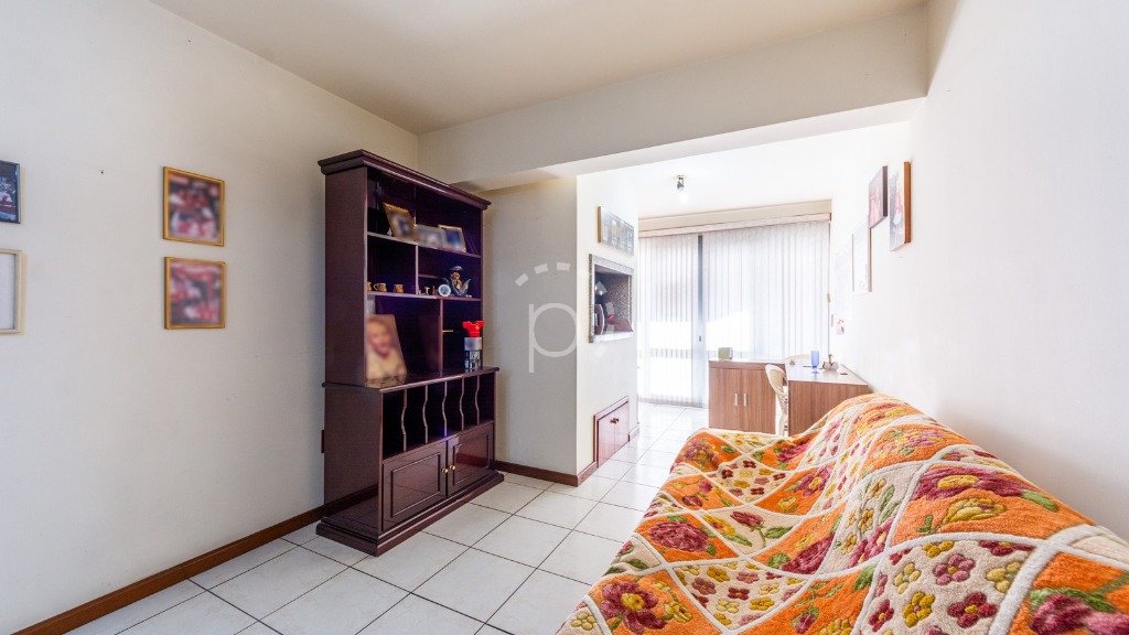 Casa à venda com 500m², 4 quartos, 3 suítes, 4 vagas no bairro Vila Assunção em Porto Alegre - Foto 3