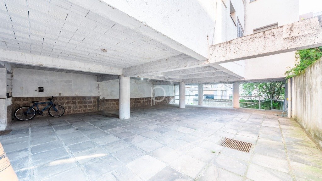 Casa à venda com 500m², 4 quartos, 3 suítes, 4 vagas no bairro Vila Assunção em Porto Alegre - Foto 17