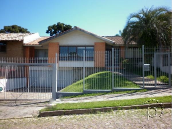 Casa à venda com 349m², 4 quartos, 1 suíte, 4 vagas no bairro Vila Assunção em Porto Alegre