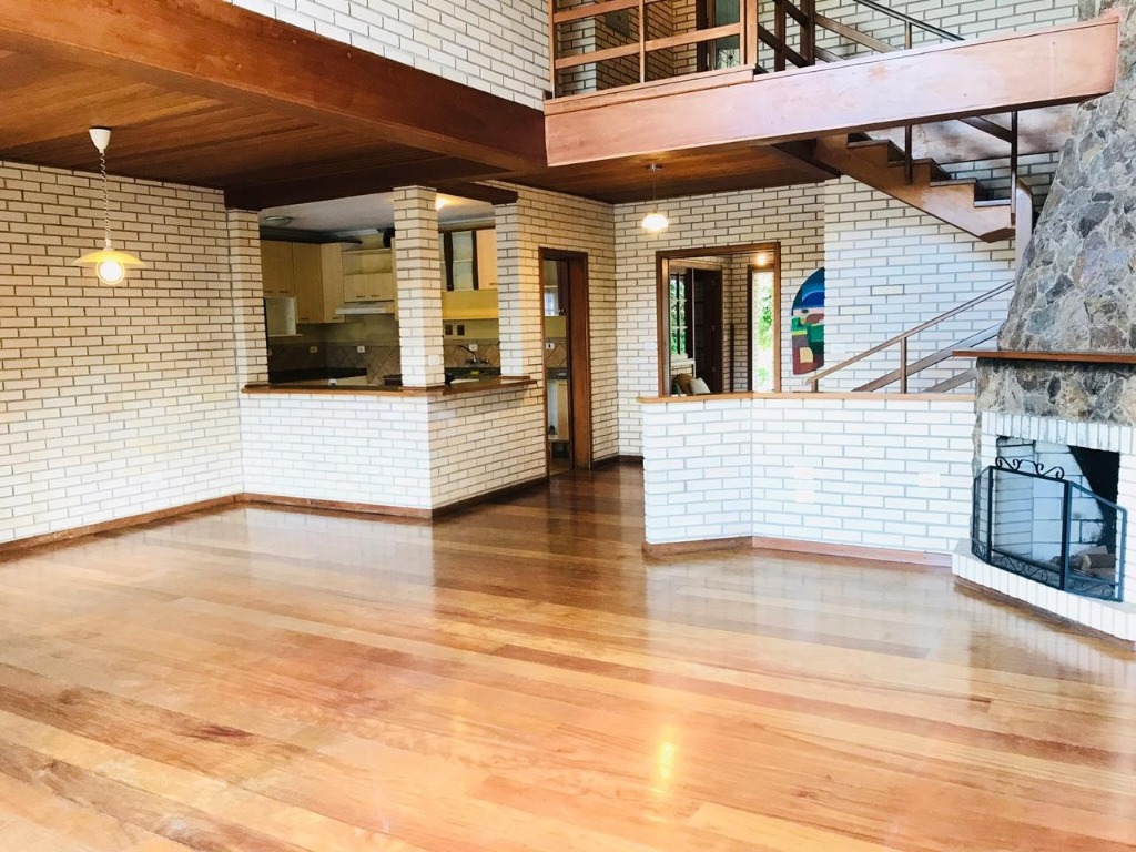 Casa à venda com 370m², 3 quartos, 1 suíte, 4 vagas no bairro Vila Conceição em Porto Alegre