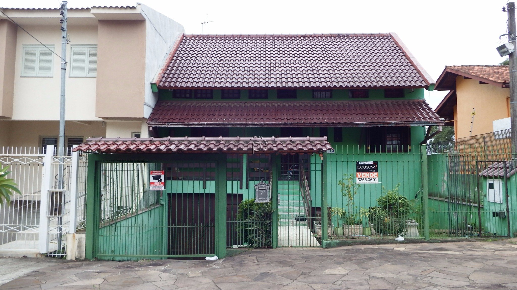 Casa à venda com 500m², 4 quartos, 1 suíte, 2 vagas no bairro Ipanema em Porto Alegre