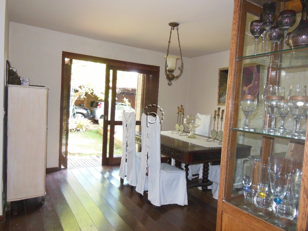 Casa à venda com 220m², 3 quartos, 1 suíte, 3 vagas no bairro Tristeza em Porto Alegre - Foto 4