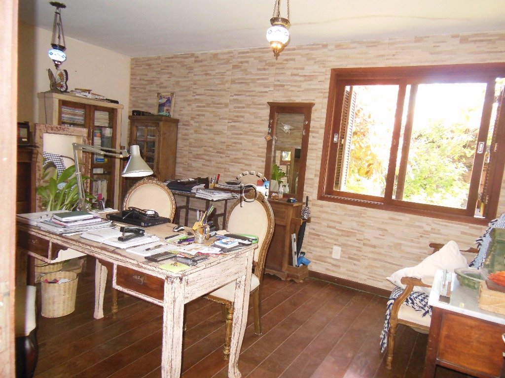 Casa à venda com 220m², 3 quartos, 1 suíte, 3 vagas no bairro Tristeza em Porto Alegre - Foto 7