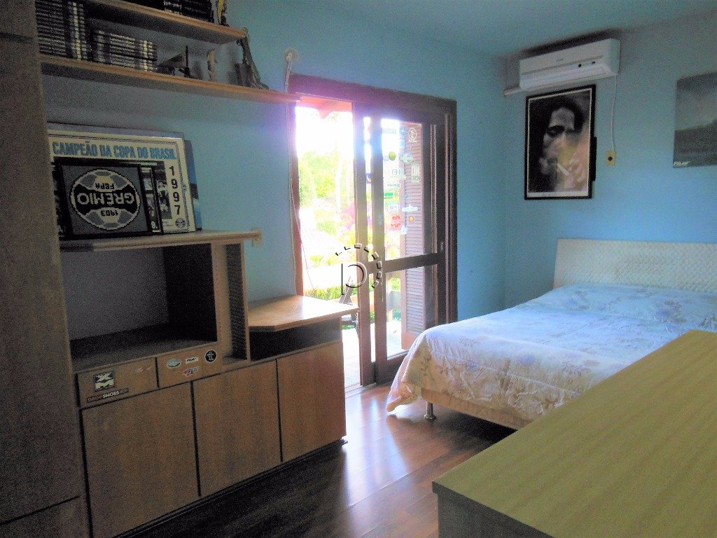 Casa à venda com 220m², 3 quartos, 1 suíte, 3 vagas no bairro Tristeza em Porto Alegre - Foto 13