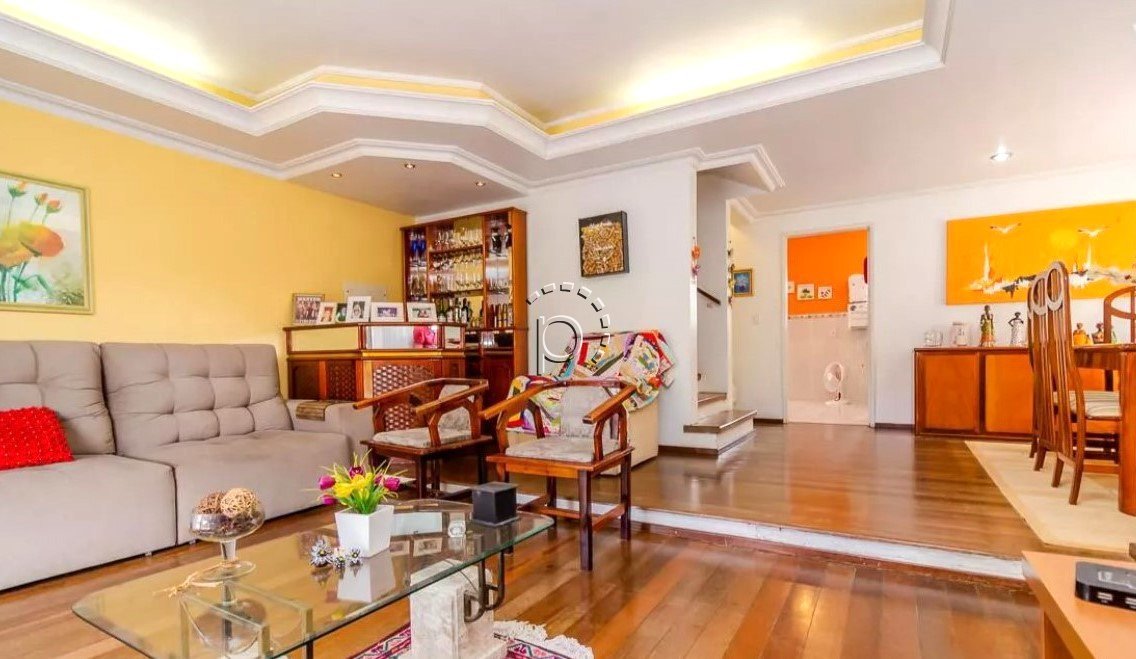 Casa à venda com 200m², 3 quartos, 1 suíte, 3 vagas no bairro Tristeza em Porto Alegre