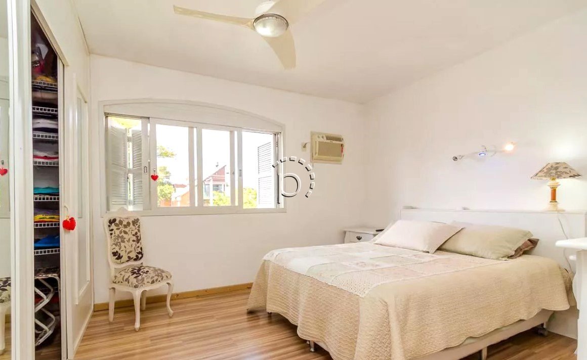 Casa à venda com 200m², 3 quartos, 1 suíte, 3 vagas no bairro Tristeza em Porto Alegre - Foto 15