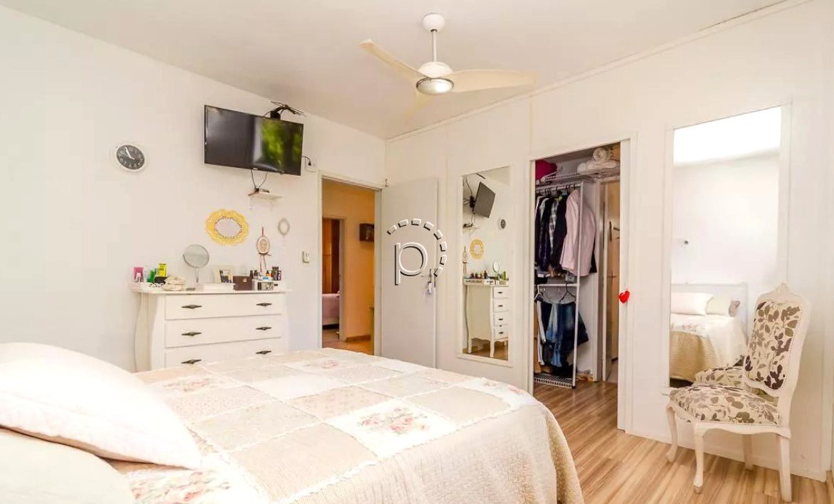 Casa à venda com 200m², 3 quartos, 1 suíte, 3 vagas no bairro Tristeza em Porto Alegre - Foto 17