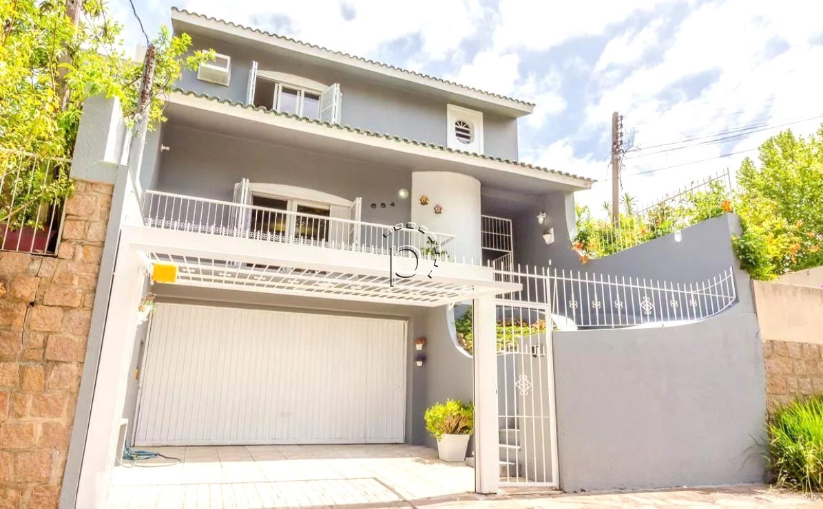 Casa à venda com 200m², 3 quartos, 1 suíte, 3 vagas no bairro Tristeza em Porto Alegre - Foto 25