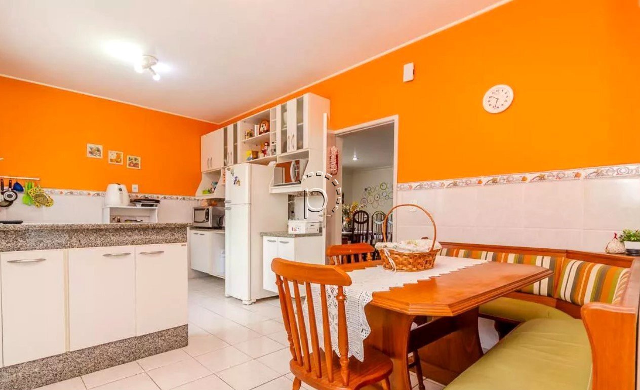 Casa à venda com 200m², 3 quartos, 1 suíte, 3 vagas no bairro Tristeza em Porto Alegre - Foto 29