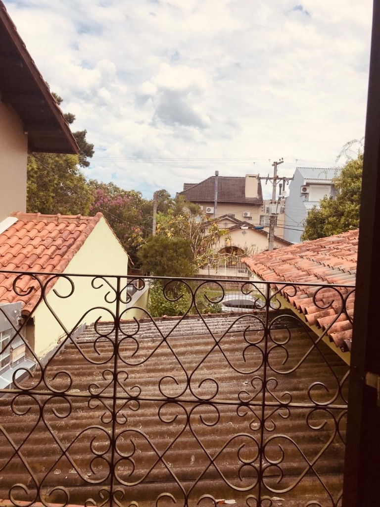 Casa à venda com 316m², 4 quartos, 3 suítes, 2 vagas no bairro Vila Assunção em Porto Alegre - Foto 9