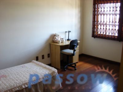 Casa à venda com 460m², 4 quartos, 1 suíte, 4 vagas no bairro Cristal em Porto Alegre - Foto 17