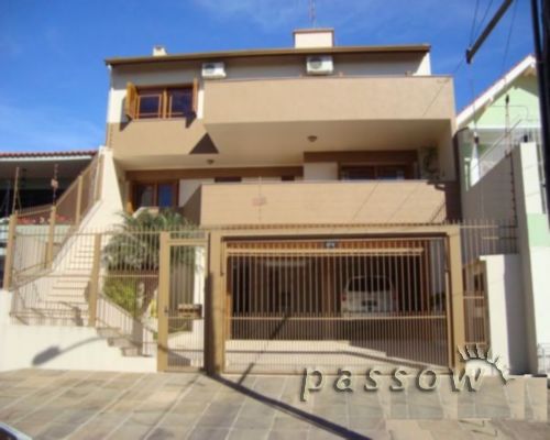 Casa à venda com 389m², 4 quartos, 1 suíte, 3 vagas no bairro Tristeza em Porto Alegre