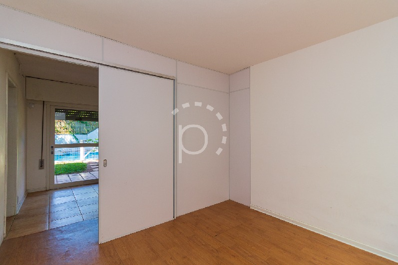 Casa à venda com 270m², 4 quartos, 1 suíte, 4 vagas no bairro Jardim Isabel em Porto Alegre - Foto 8