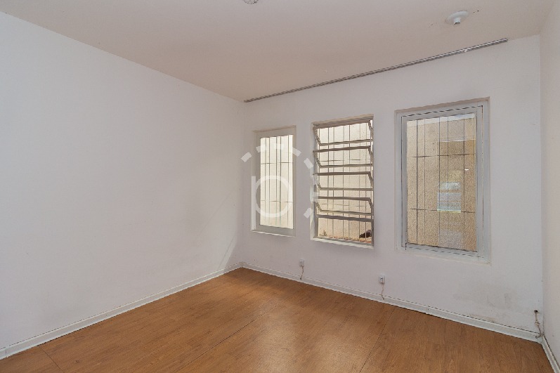 Casa à venda com 270m², 4 quartos, 1 suíte, 4 vagas no bairro Jardim Isabel em Porto Alegre - Foto 9