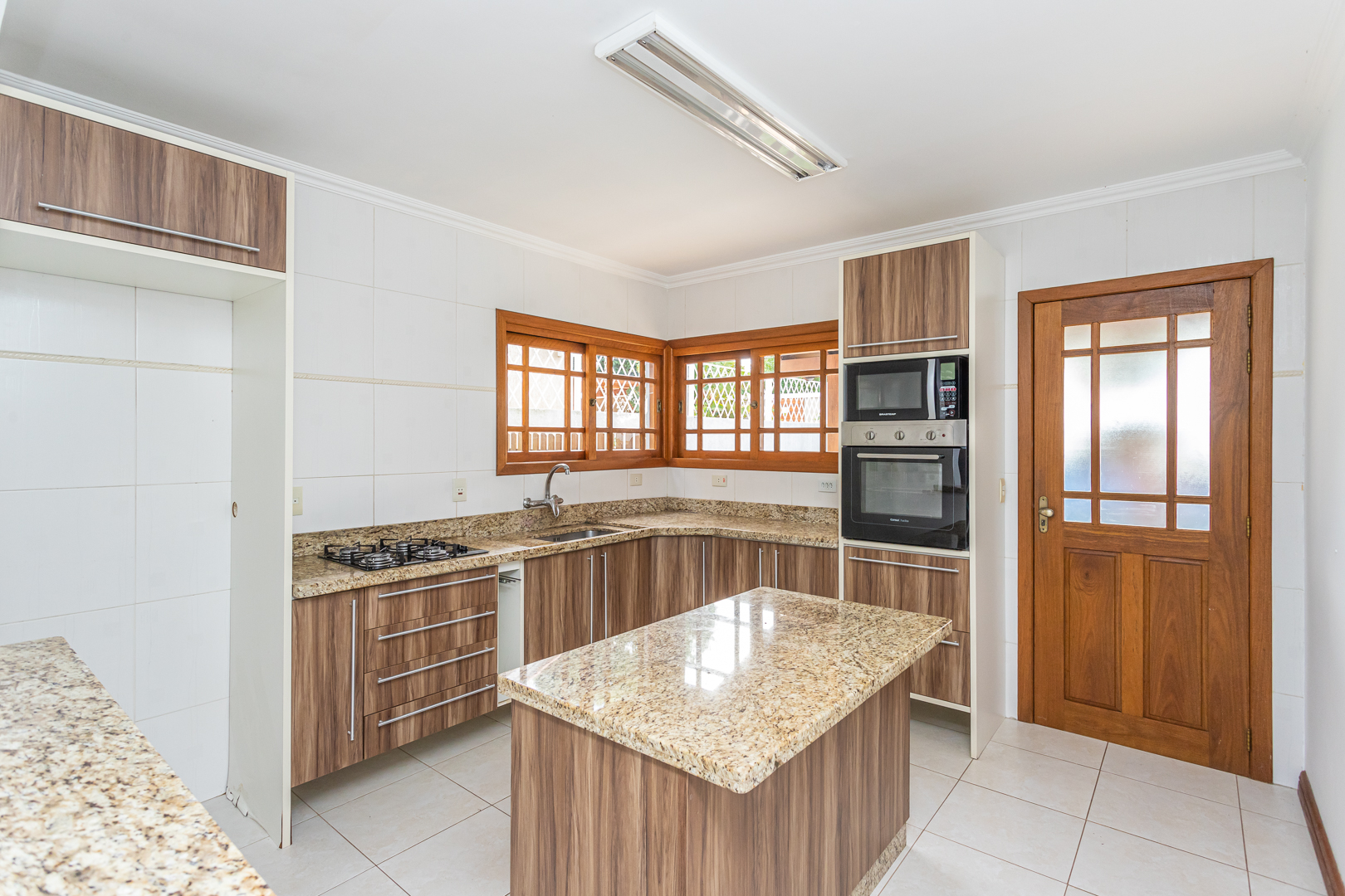 Casa em Condomínio à venda com 179m², 3 quartos, 3 suítes, 4 vagas no bairro Hípica em Porto Alegre - Foto 13